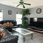 Amazing!!!! Luxury 5Br, Steps To Beach And Fun! Fully Renovated Beach House!