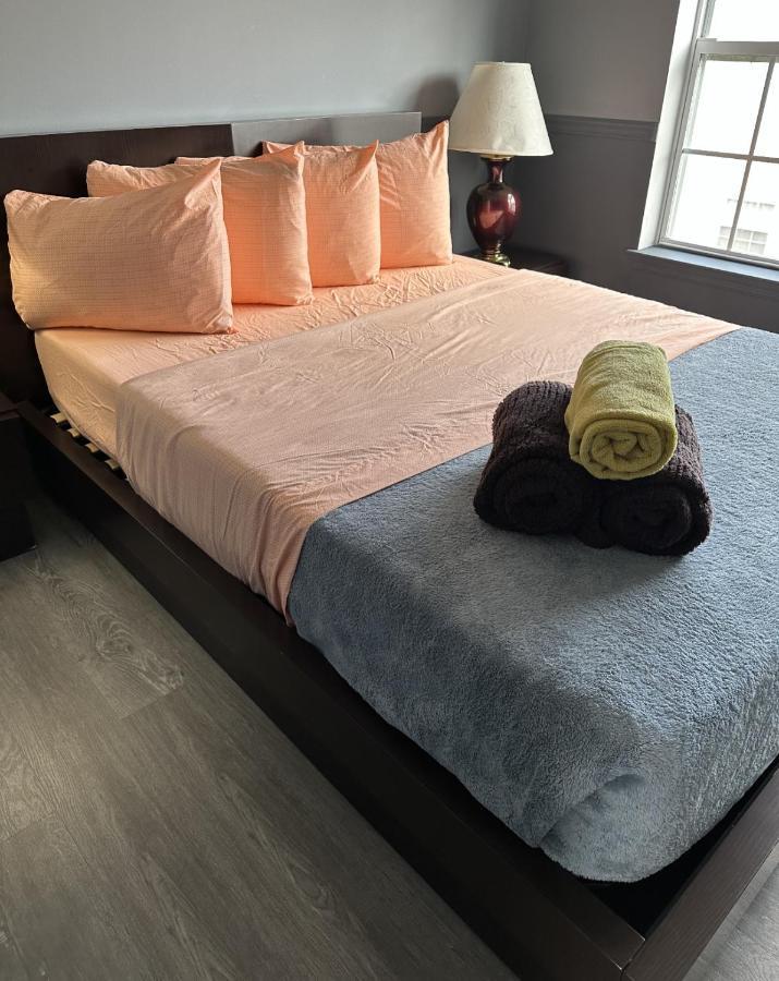 Amazing!!!! Luxury 5br, Steps To And Fun! Fully Renovated House! *