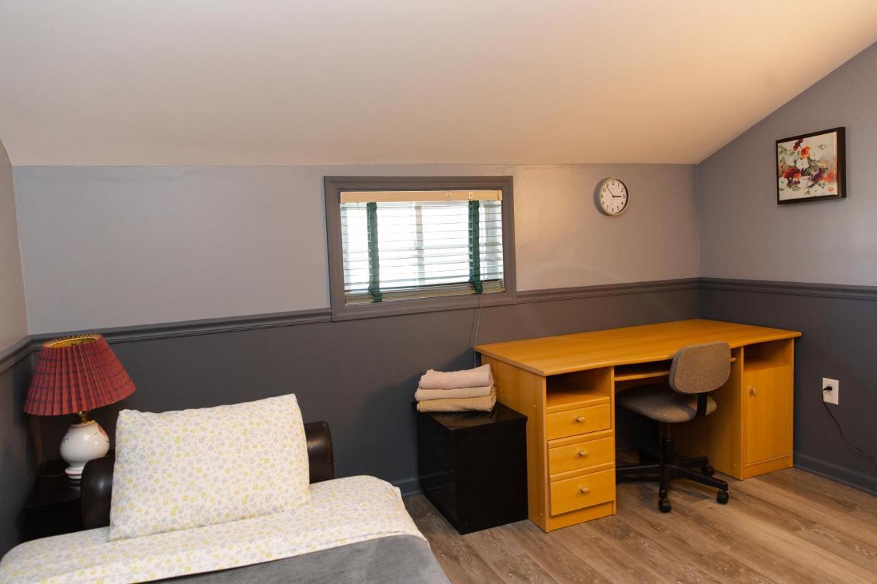 Holiday home Amazing!!!! Luxury 5br, Steps To And Fun! Fully Renovated House! *