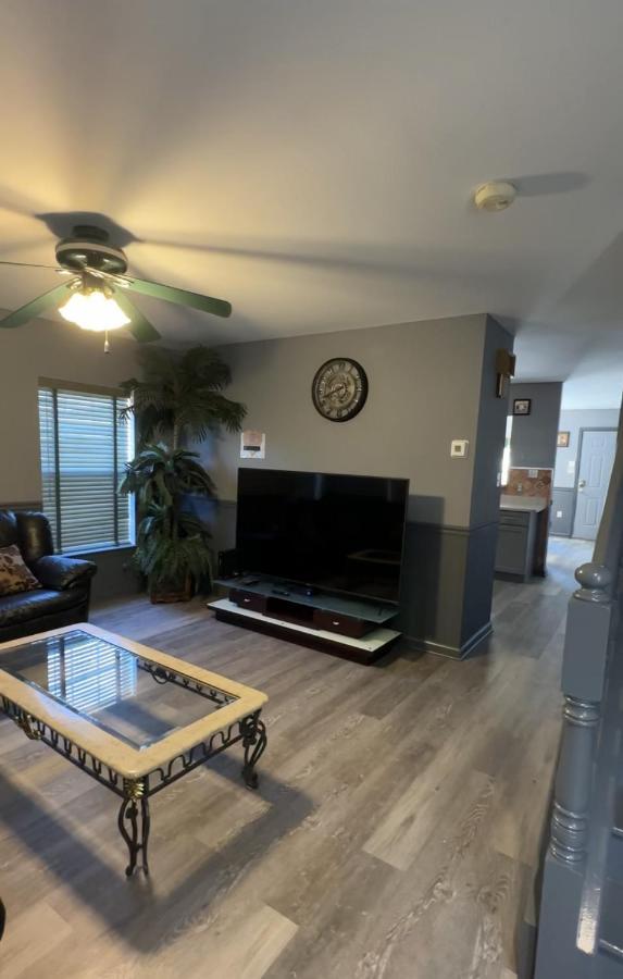 Holiday home Amazing!!!! Luxury 5br, Steps To And Fun! Fully Renovated House! *
