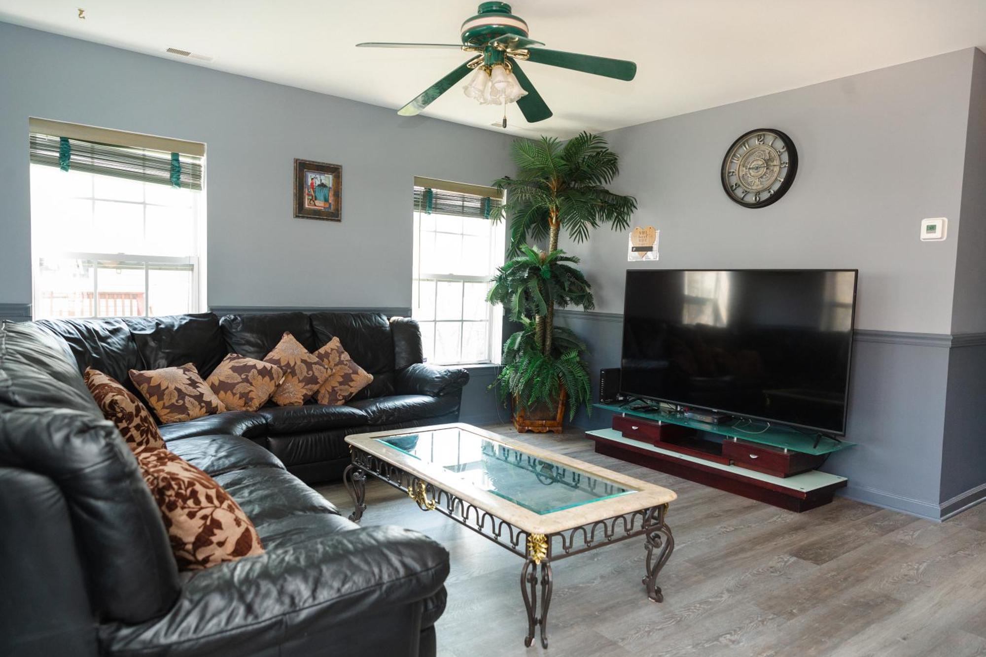 Amazing!!!! Luxury 5br, Steps To And Fun! Fully Renovated House! Holiday home Atlantic City