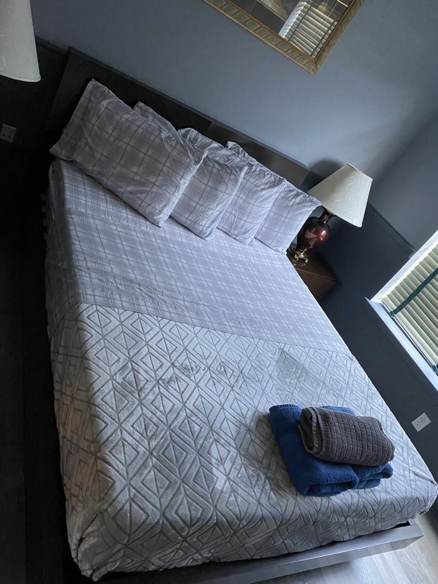 Amazing!!!! Luxury 5br, Steps To And Fun! Fully Renovated House! *