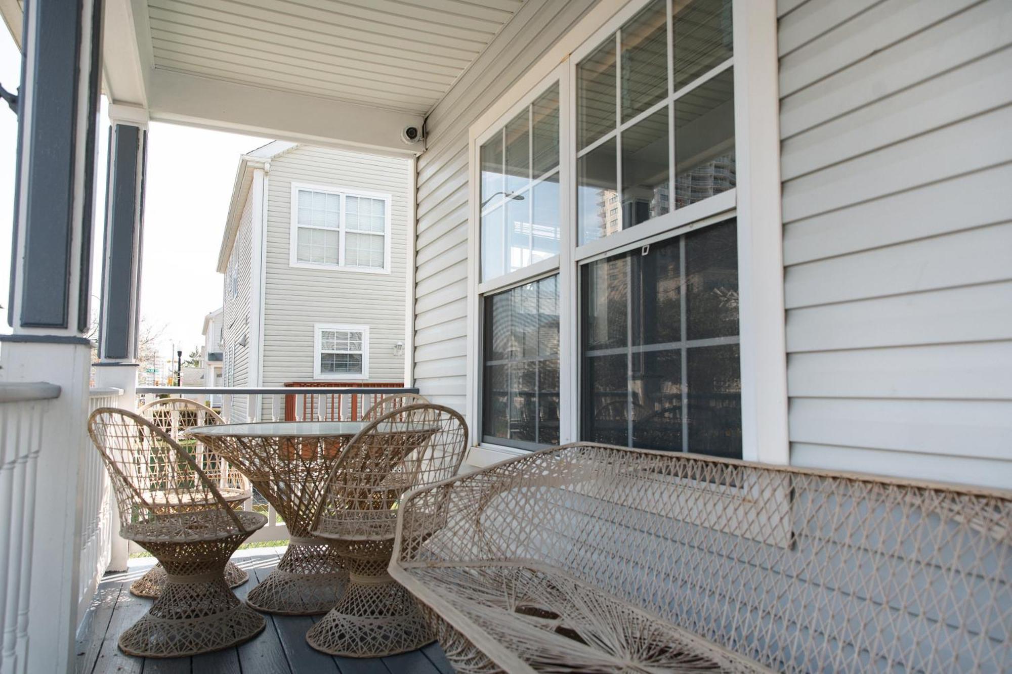 Holiday home Amazing!!!! Luxury 5br, Steps To And Fun! Fully Renovated House! Atlantic City
